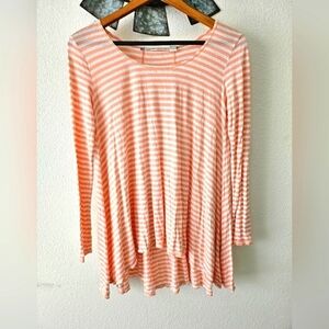 Chelsea +Violet  Women's Top Relax Fit Size XS